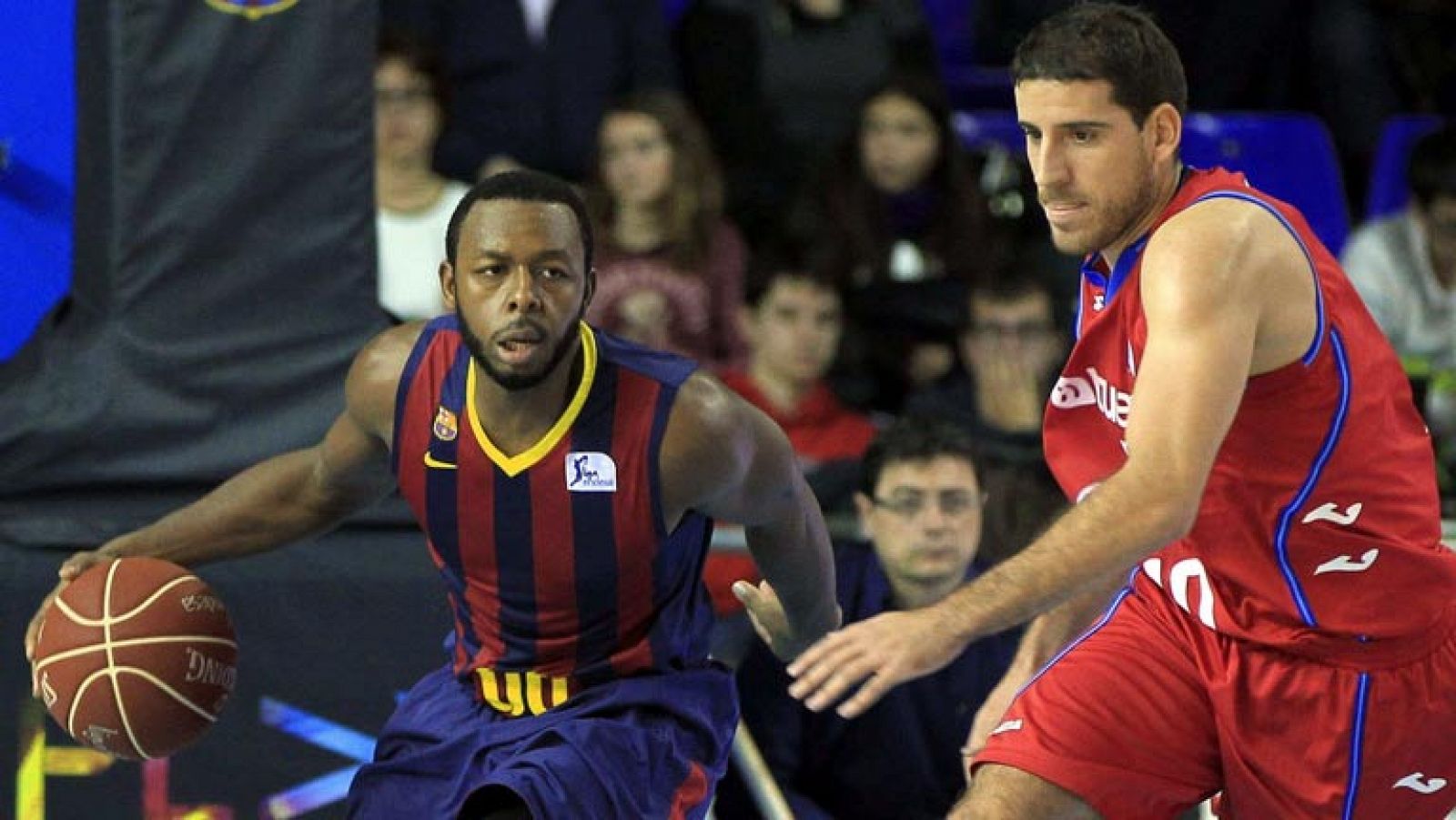 El FC Barcelona no tuvo problemas para imponerse a un débil Tuenti  Móvil Estudiantes (76-56) en un duelo en el que Navarro y Huertas (ambos con 13 puntos) acabaron con los madrileños desde la línea de  triples. Con un gran 62% desde los 6,75 metros, el conjunto azulgrana acabó con los madrileños en la primera mitad (42-29).