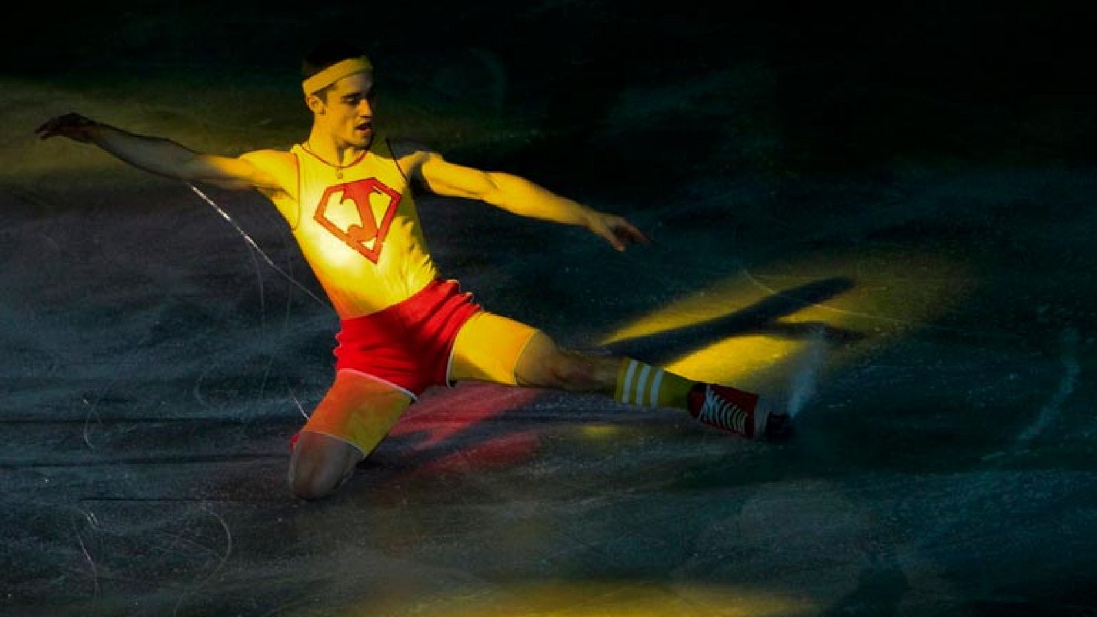 Telediario 1: Javier Fernández, un Superman sobre hielo | RTVE Play