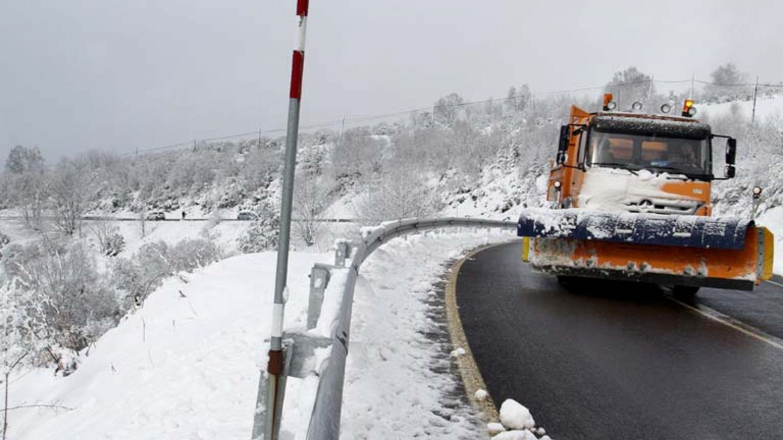 El temporal cubre de nieve el norte y el sur de España 
