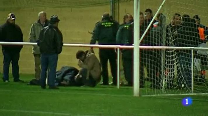 Telediario 1 - El alcalde de As Somozas fallece viendo un partido del club que presidía