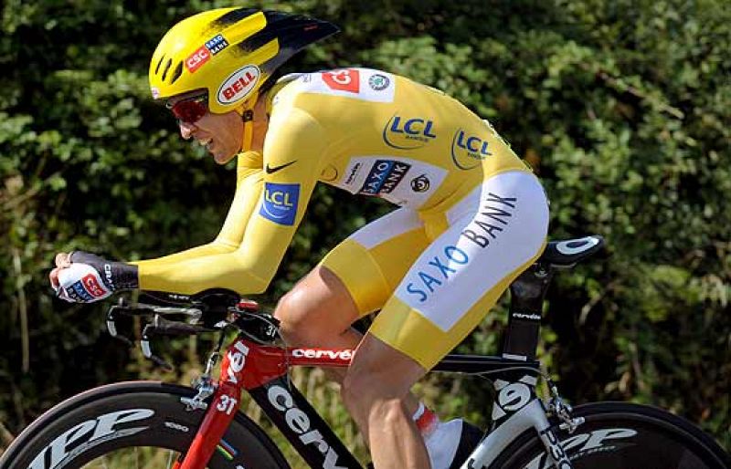 El ciclista abulense Carlos Sastre se ha asegurado la victoria final del Tour 2008, tras una gran actuación en la contrarreloj decisiva con meta en Saint-Amand-Motrond. 