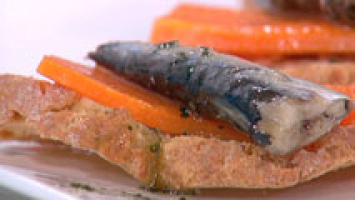 Canapés de calabaza y sardinas 