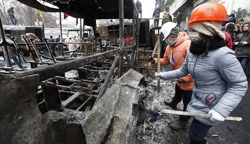 Entran en vigor la leyes que limitan el derecho de manifestación en Ucrania y sigue la tensión