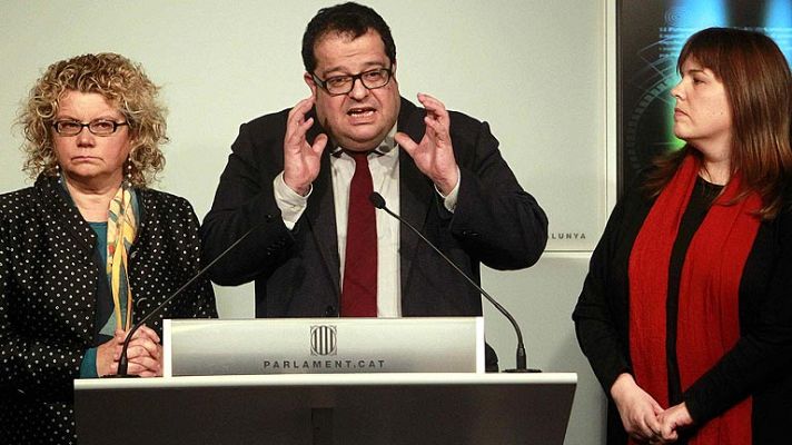 Telediario 1 - El PSC sanciona a los díscolos