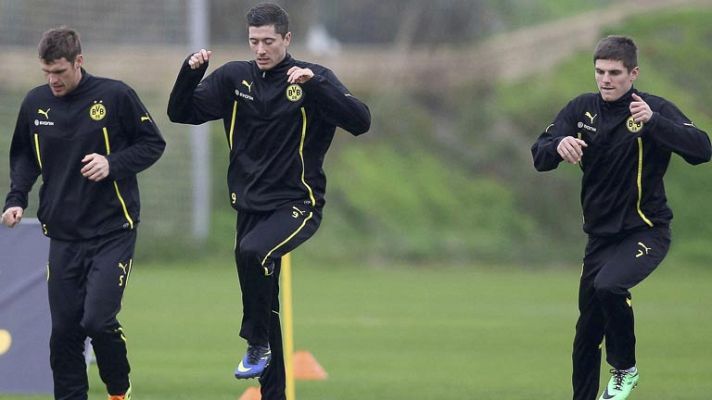 Telediario 1 - El fútbol europeo se refugia del frío en Murcia