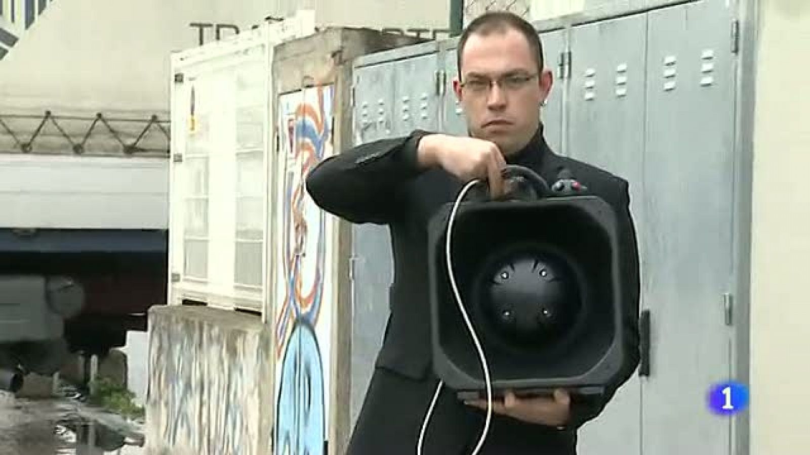 Telediario 1: Un cañón de sonido para disturbios | RTVE Play