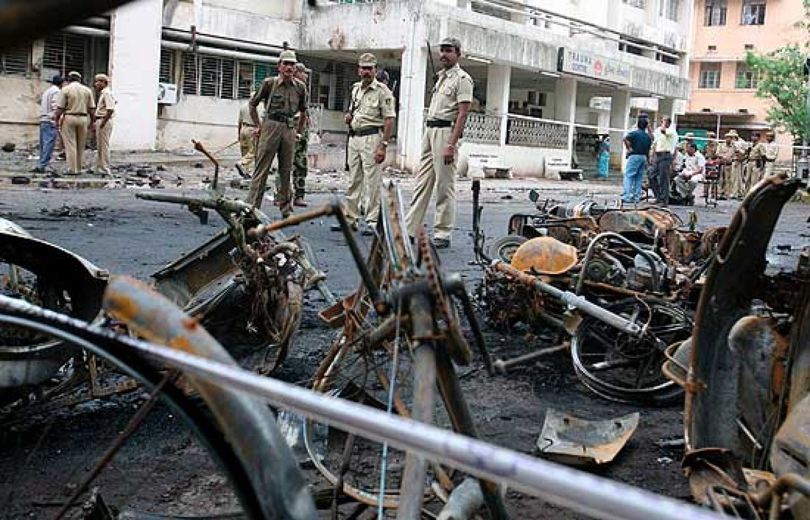 45 muertos en un atentado en Ahmadabad (India) | Ver