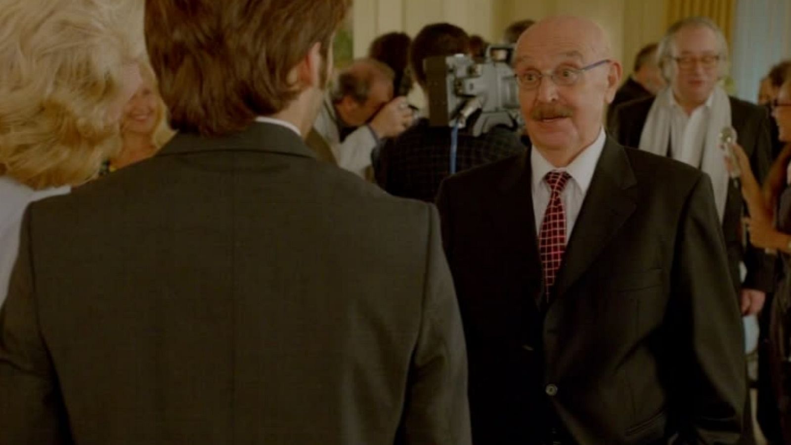 Cuéntame cómo pasó - Eduardo Ladrón de Guevara: cameo estelar