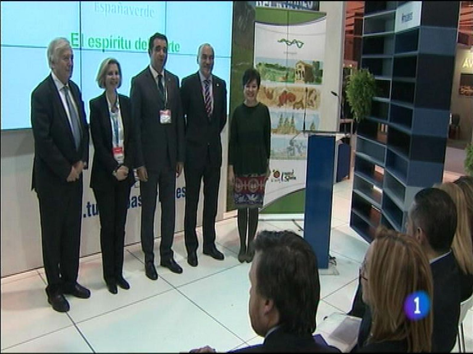   Coca-Cola cerrará su fábrica de Colloto. Los sindicatos y el gobierno asturiano se oponen y denuncian que el cierre no tiene justificación económica alguna.Asturias preside desde ayer la marca España Verde. Bajo el lema: "el espírutu del Norte", las cuatro comunidades que la componen presentarán estos días en Fitur el nuevo producto turístico "Bodegas y Palacios".