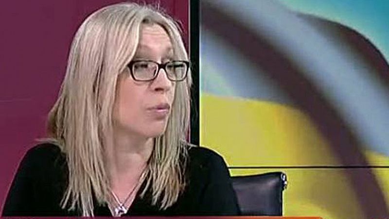  La analista de Estudios Europeos y escritora Mila Milósevic ha manifestado en una entrevista con el programa El Mundo en 24 horas que "Las manifestaciones pacíficas en Ucrania no han logrado los objetivos. La analista considera que, a diferencia de lo ocurrido durante la llamada Revolución Naranja de 2004, "la oposición no está logrando capitalizar el descontento popular". En el plano estratégico, la experta considera que "Rusia ha ganado la apuesta por Ucrania a la UE a golpe de talón" y apunta que en Ucrania "hay más afinidad por historia y cultura con Rusia que con la UE".