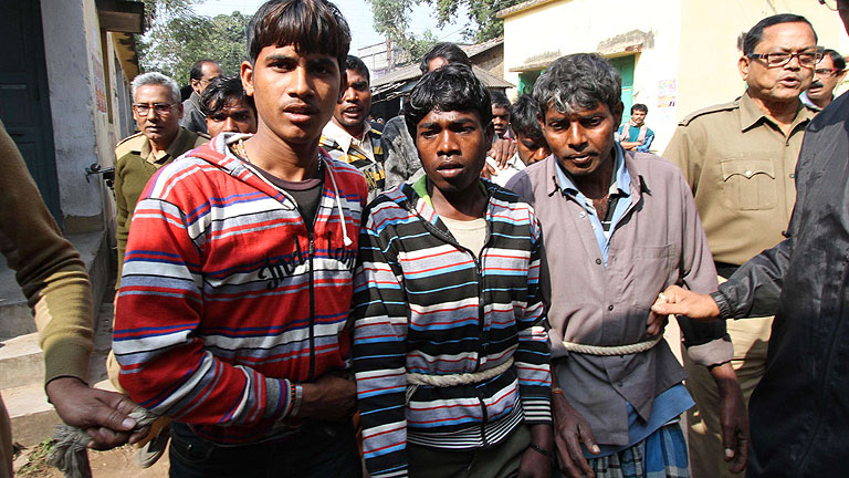 Una joven india castigada a una violación múltiple l RTVE.es Foto