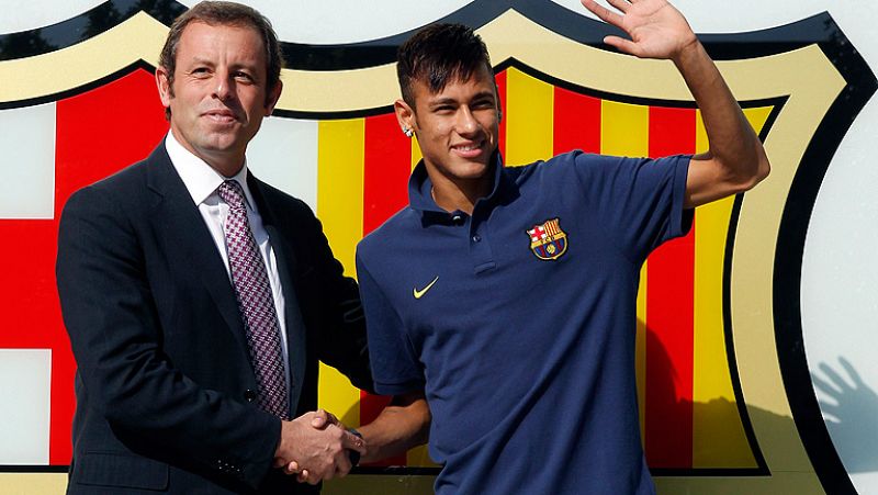 La dimisión de Sandro Rosell como presidente del Barcelona ha llegado motivada por la explosión del 'caso Neymar', una querella contra el expresidente como consecuencia del fichaje del brasileño por el club azulgrana.