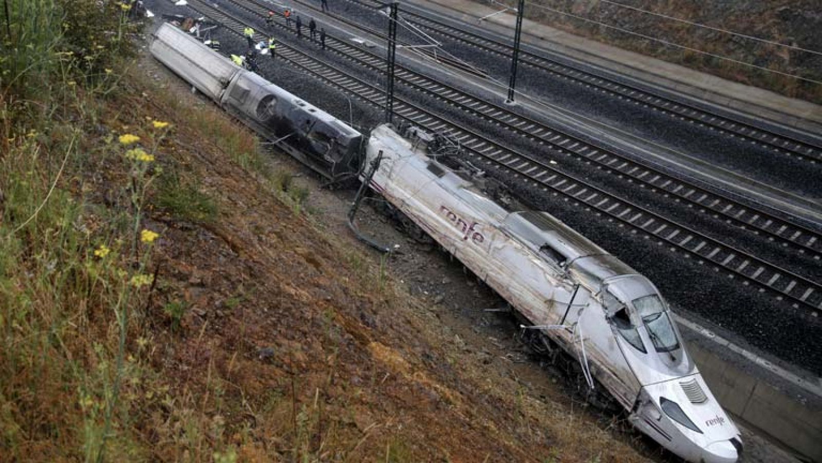 Telediario 1: Accidente de tren en Santiago | RTVE Play