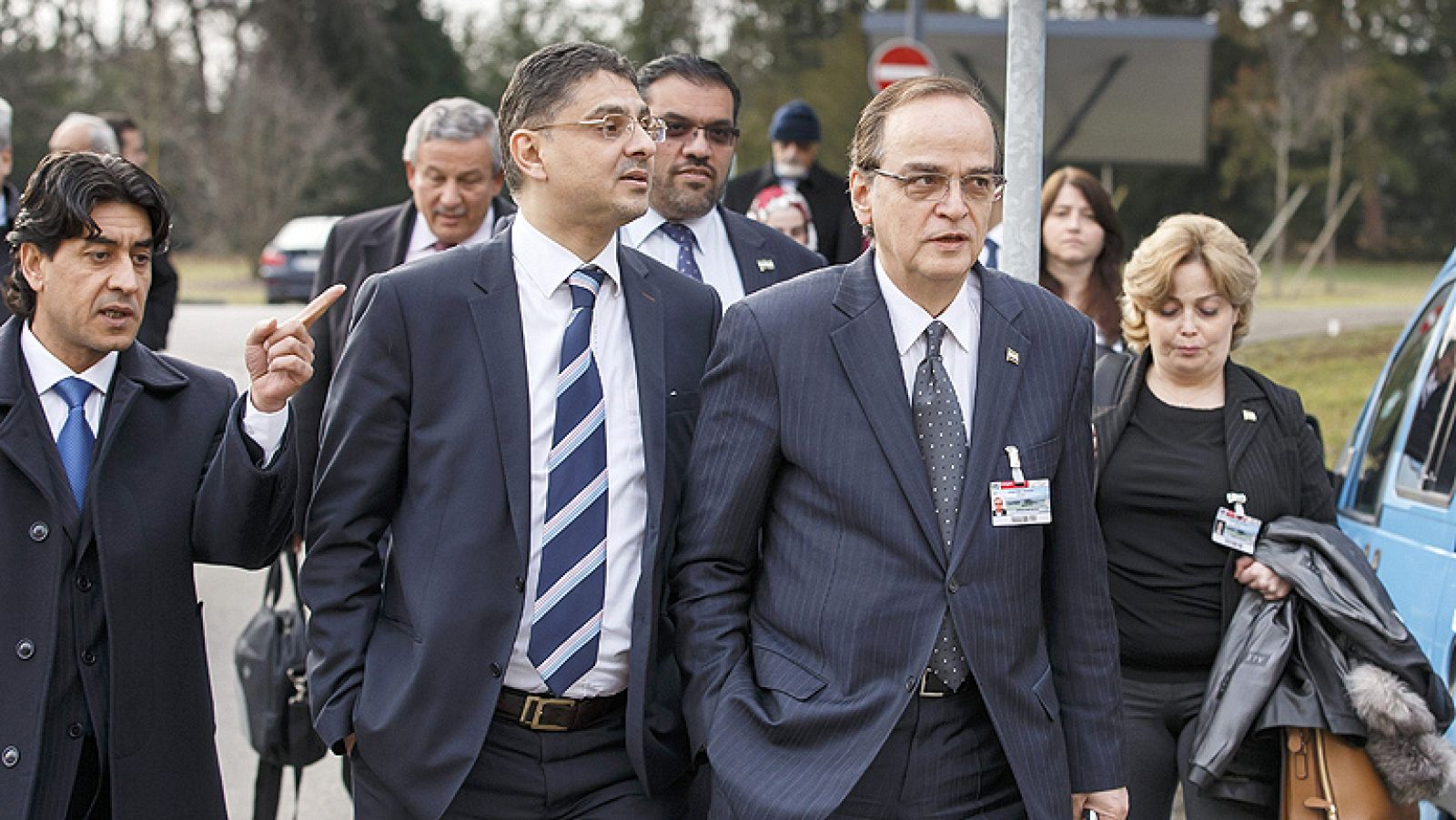 Representantes del Gobierno sirio y de la oposición negocian por primera vez tras tres años de conflicto