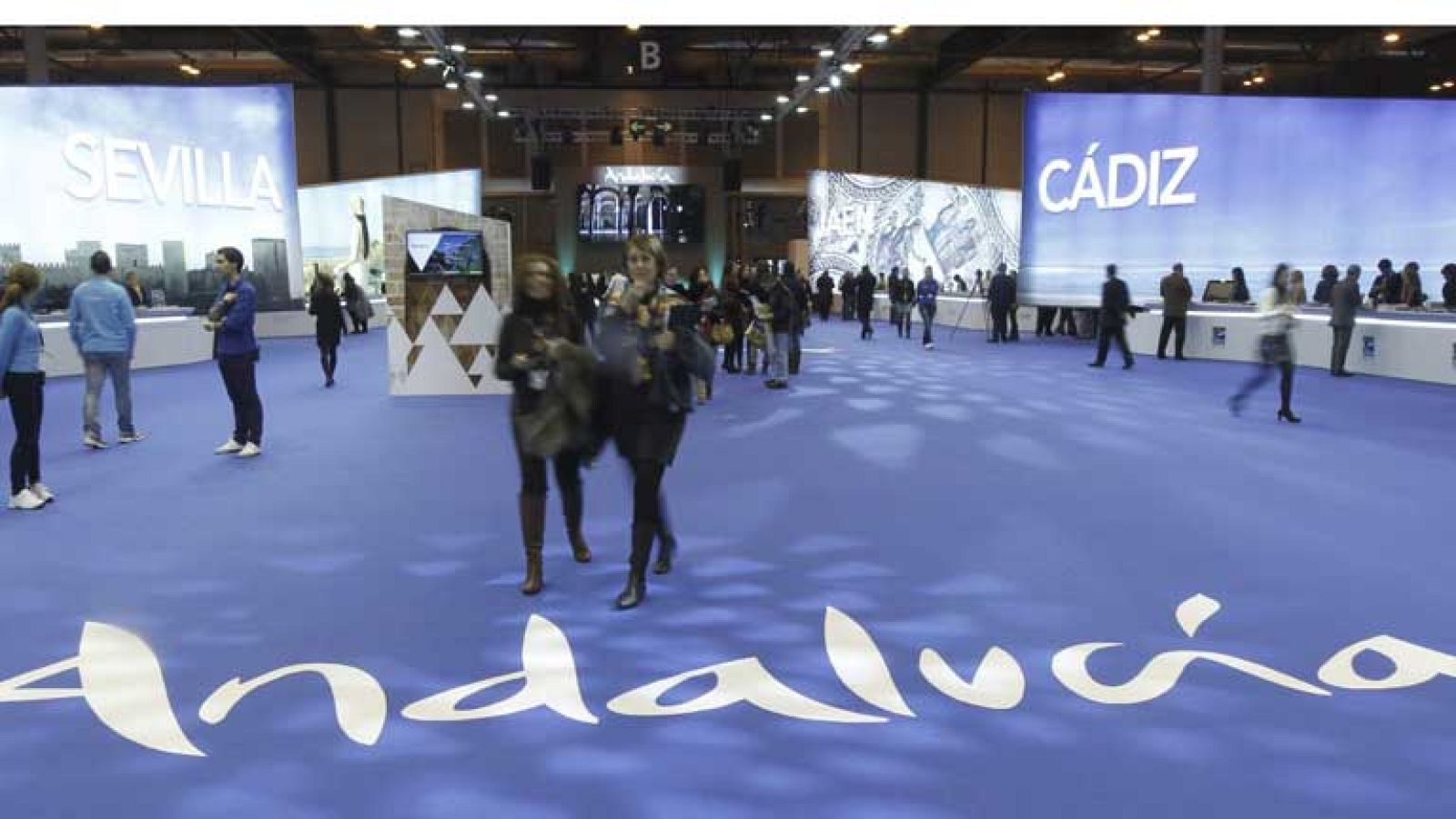 Cientos de personas pasarán este fin de semana por FITUR para atrapar el viaje de sus sueños