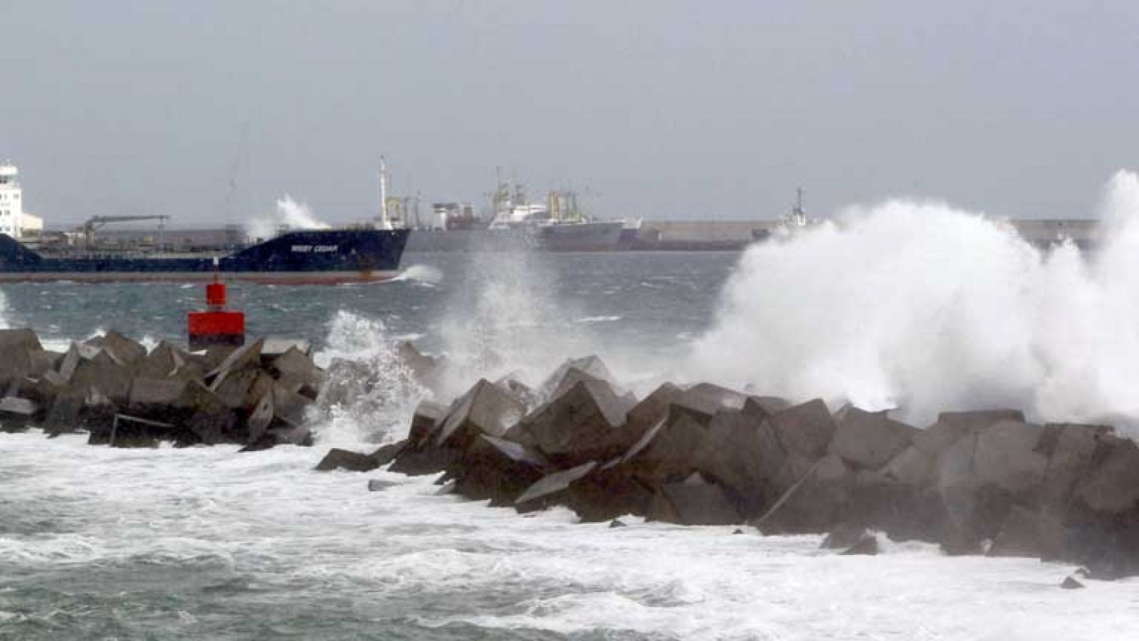 El tiempo: Viento fuerte en el noreste y en Canarias y lluvias en los Pirineos | RTVE Play