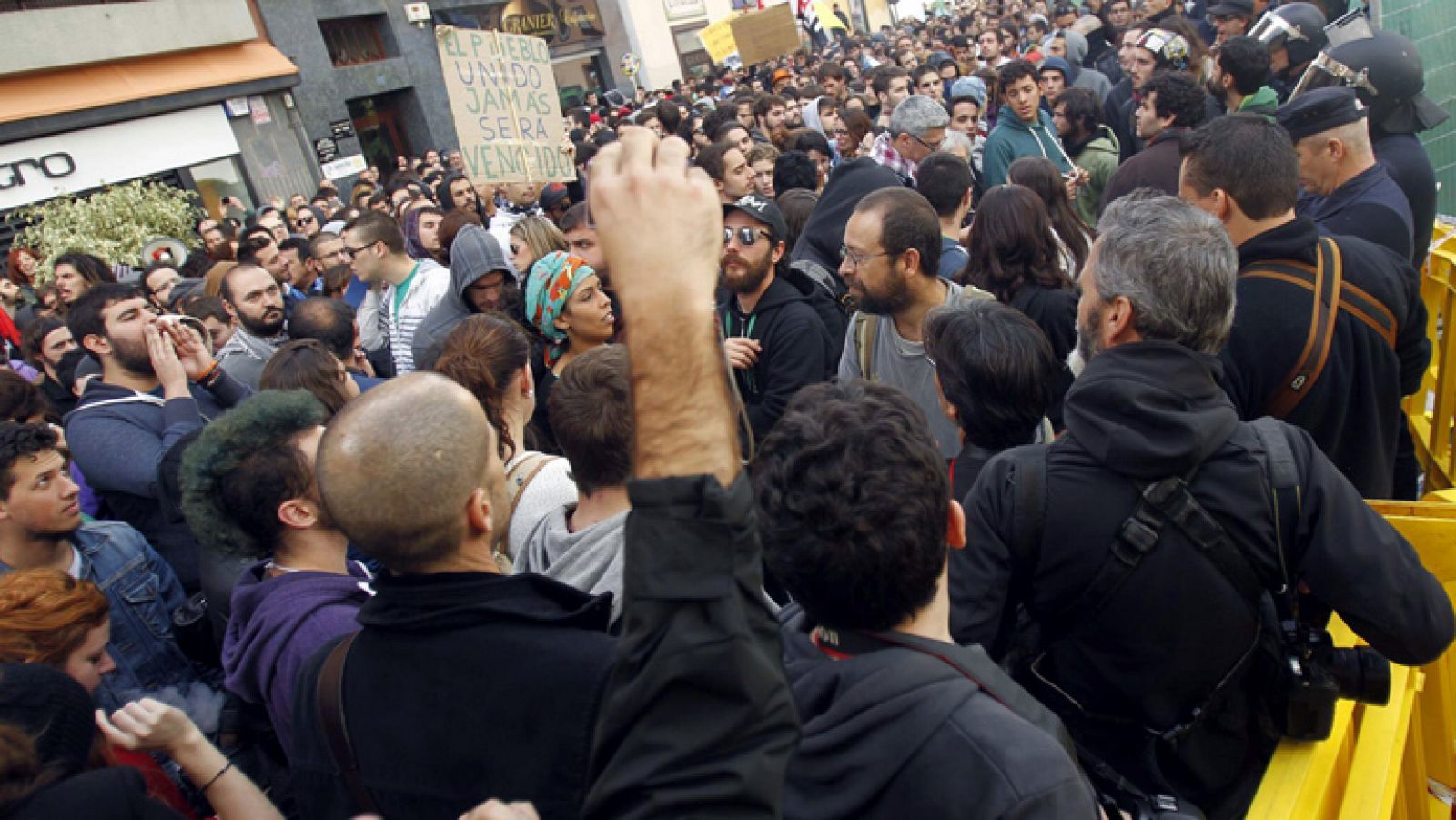 Telediario 1: Protesta contra Wert en La Laguna | RTVE Play