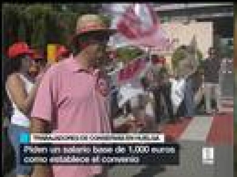 Unos 35.000 trabajadores de empresas conserveras han parado en diferentes puntos de España, según CCOO y UGT.