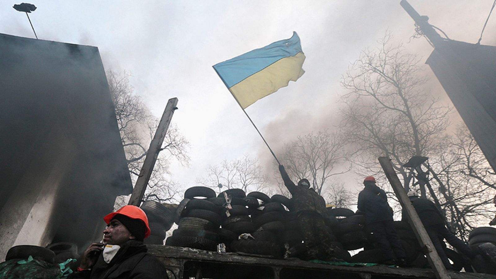 Los manifestantes ucranianos refuerzan sus barricadas en la capital Kiev