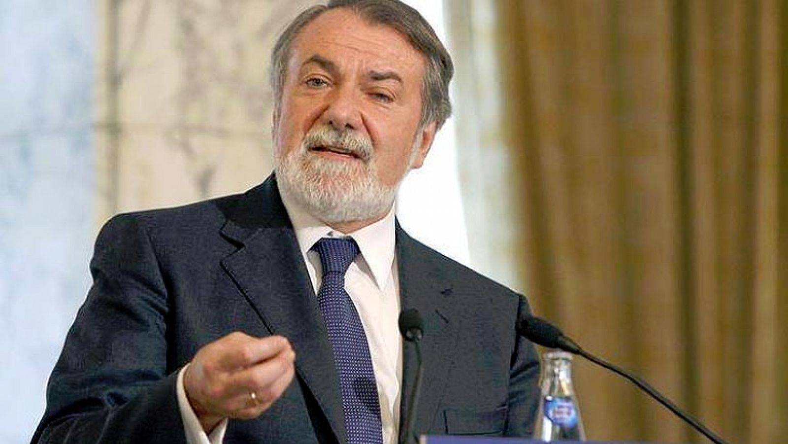 El PP anuncia que Jaime Mayor Oreja no será cabeza de lista en las elecciones europeas