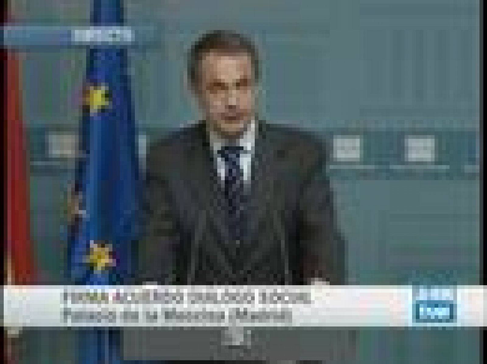 Zapatero alava el acuerdo con los sindicatos y la patronal