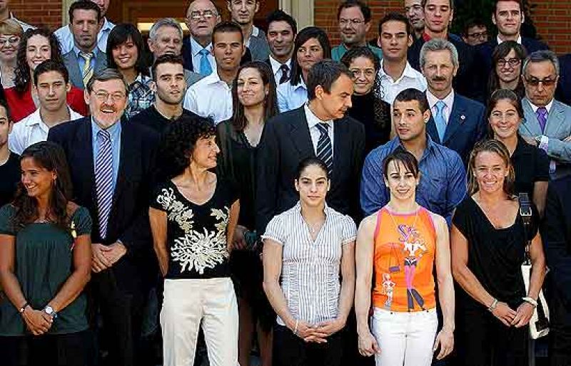 Zapatero despide a los olímpicos
