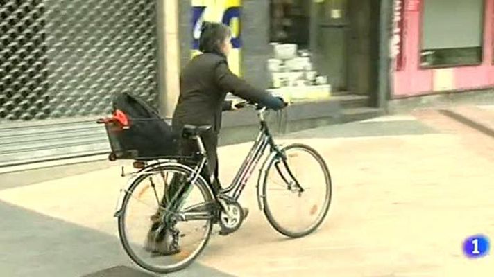 Telediario 1 - Veto horario a las bicis en Vitoria