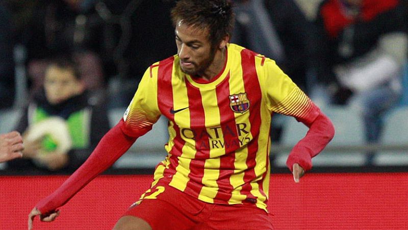 Los diez millones que el padre de Neymar cobró del Barcelona en 2011 fueron el tema principal de la entrevista que Neymar senior protagonizó en la televisión brasileña, que ha analizado estos días la situación creada por la investigación del fichaje 