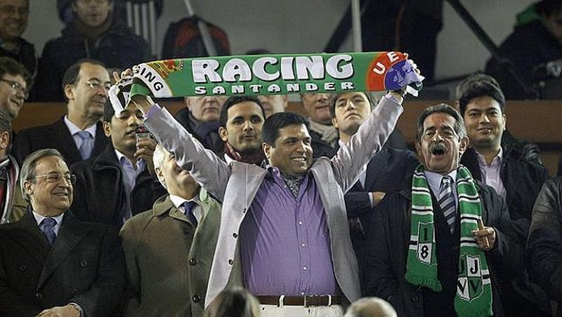 Desde la llegada de Ali Syed al Racing, el equipo cántabro entró en una espiral de problemas económicos y deportivos que le ha llevado hasta la negativa a jugar el partido de vuelta contra la Real Sociedad en cuartos de final de la Copa del Rey.