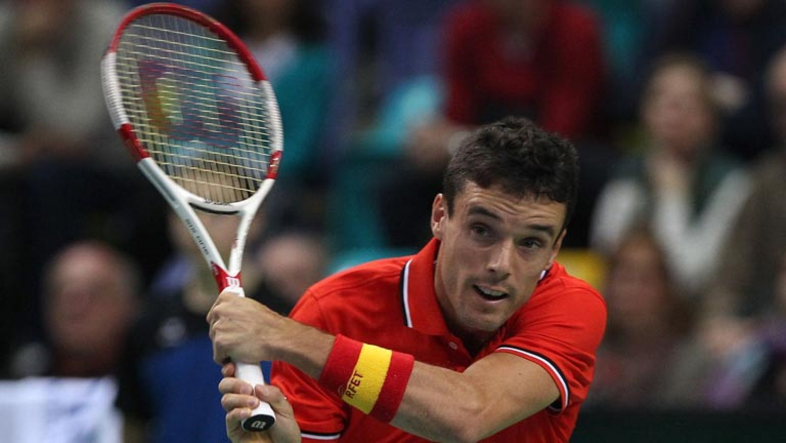 Kohlschreiber arrolla a Bautista 