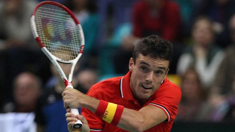 Kohlschreiber arrolla a Bautista 