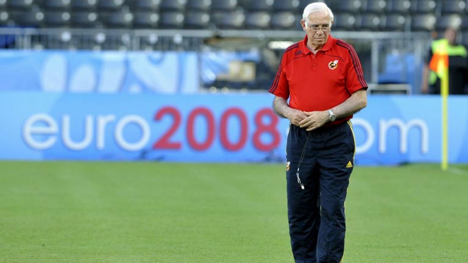 Una leucemia acaba con la vida de Luis Aragonés - Informativo 24h | Ver