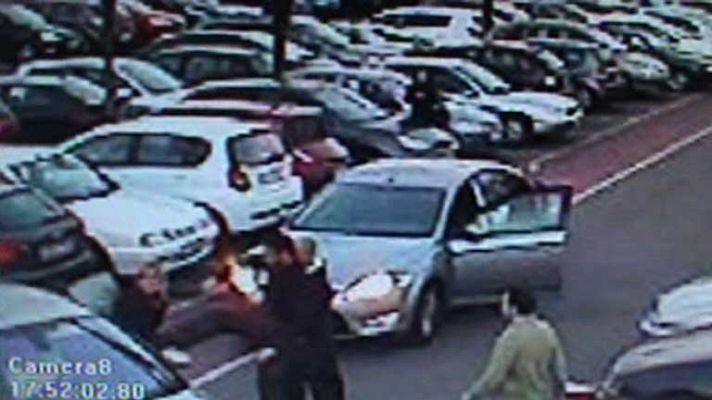 Telediario 1 - Roban un coche con un bebé dentro