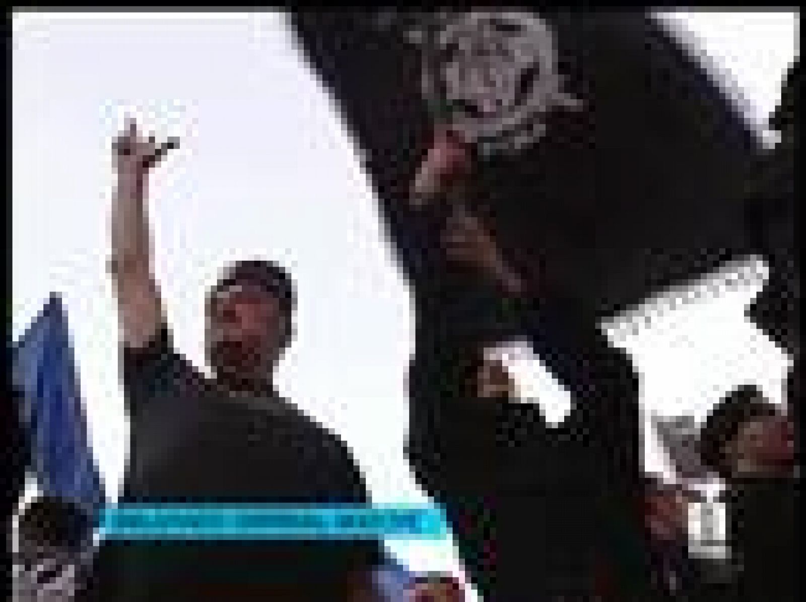 Un cámara de TVE es agredido tras los violentos disturbios en Belgrado | Ver