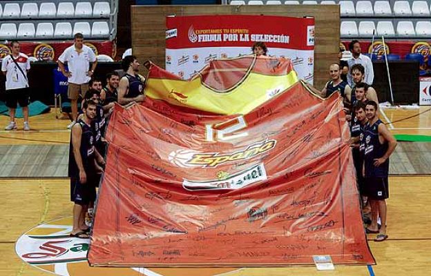  - La camiseta gigante