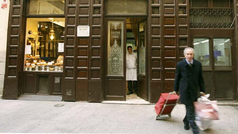 Debate en Barcelona por el cierre de algunos comercios centenarios 