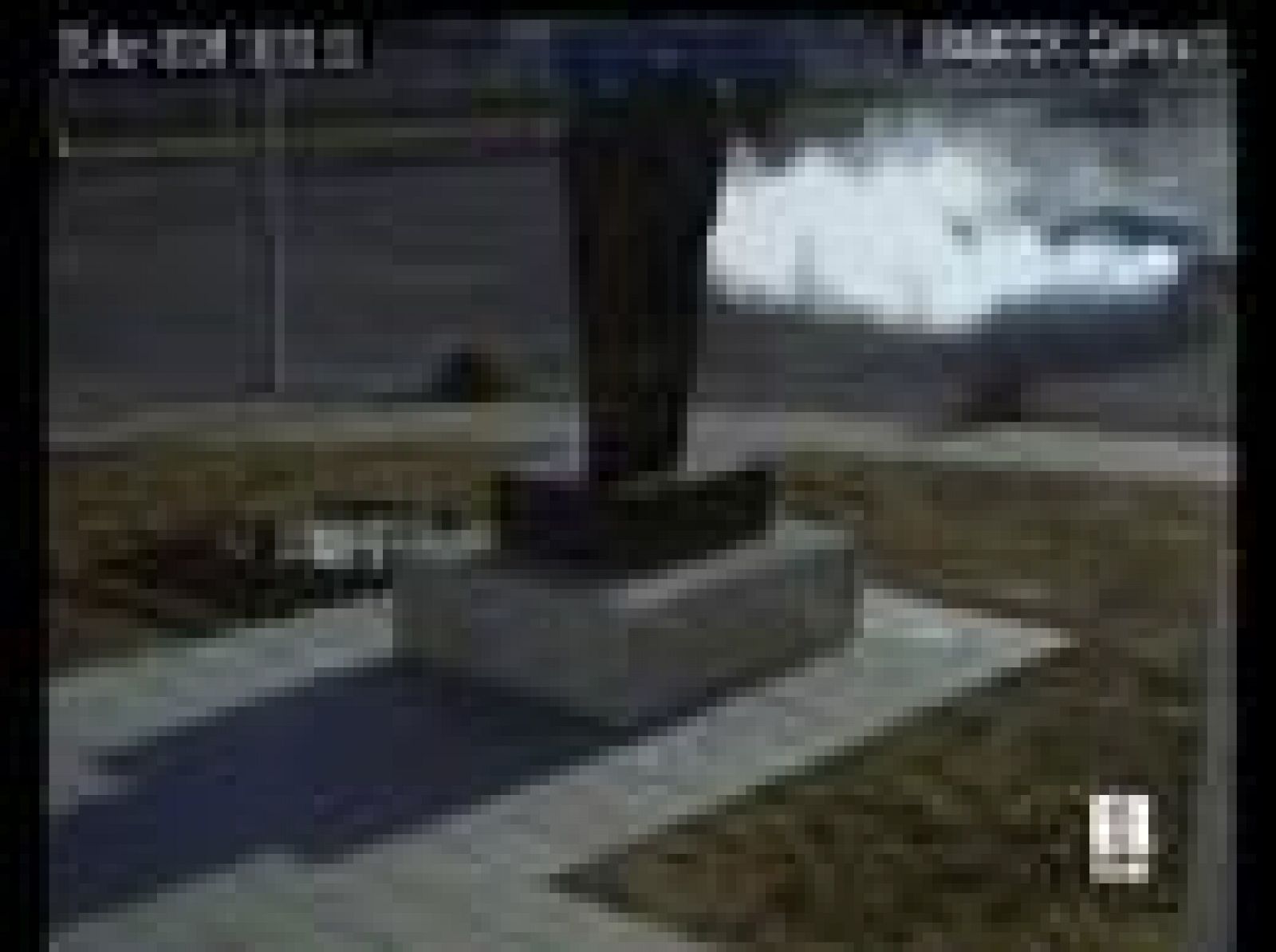 Conducción temeraria frente a la sede de tráfico en León | Ver