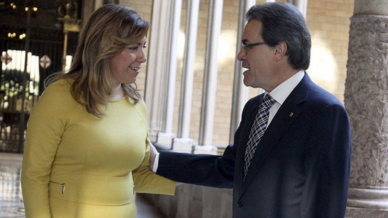 Susana Díaz pide diálogo a Mas y Rajoy para encontrar una salida a la situación en Cataluña 