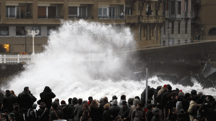Telediario 1 - El temporal en el norte y noroeste de la península sigue causando estragos
