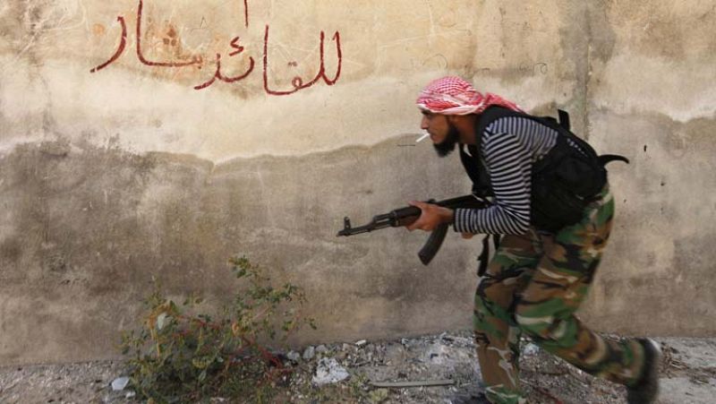 El presidente de la Coalición Nacional Siria viaja a Moscú para buscar una solución a la guerra 