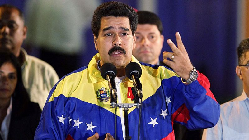 Nicolás Maduro nombra a cientos de uniformados para puestos políticos clave