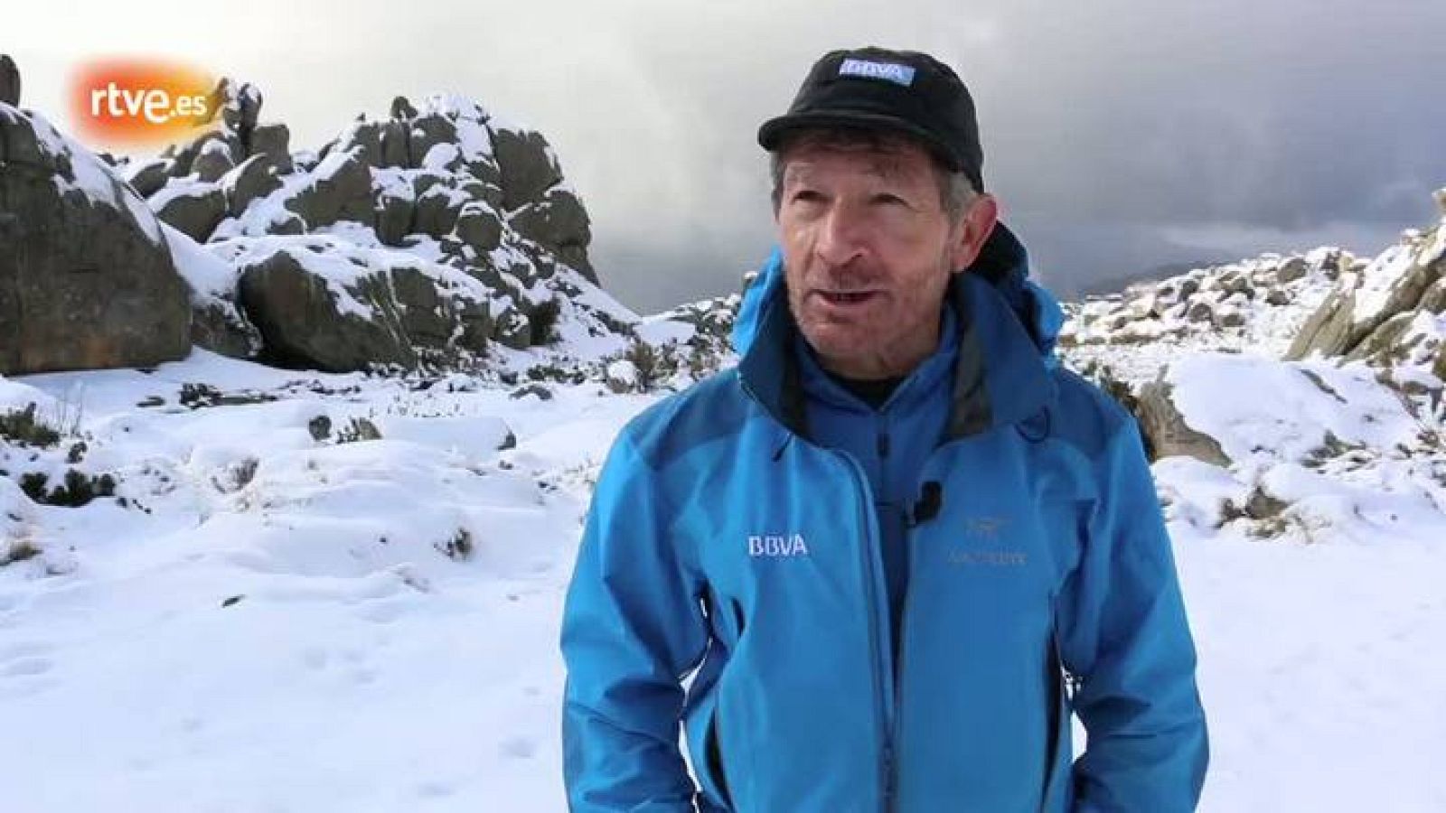 RTVE.es sube con Carlos Soria al pico Yelmo para que el veterano alpinista cuente los detalles de la preparación para su próxima expedición al Kanchenjunga.