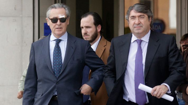 Telediario 1 - El juez Andreu cita por las preferentes a Blesa y otros 14 exdirectivos de Caja Madrid y Bancaja