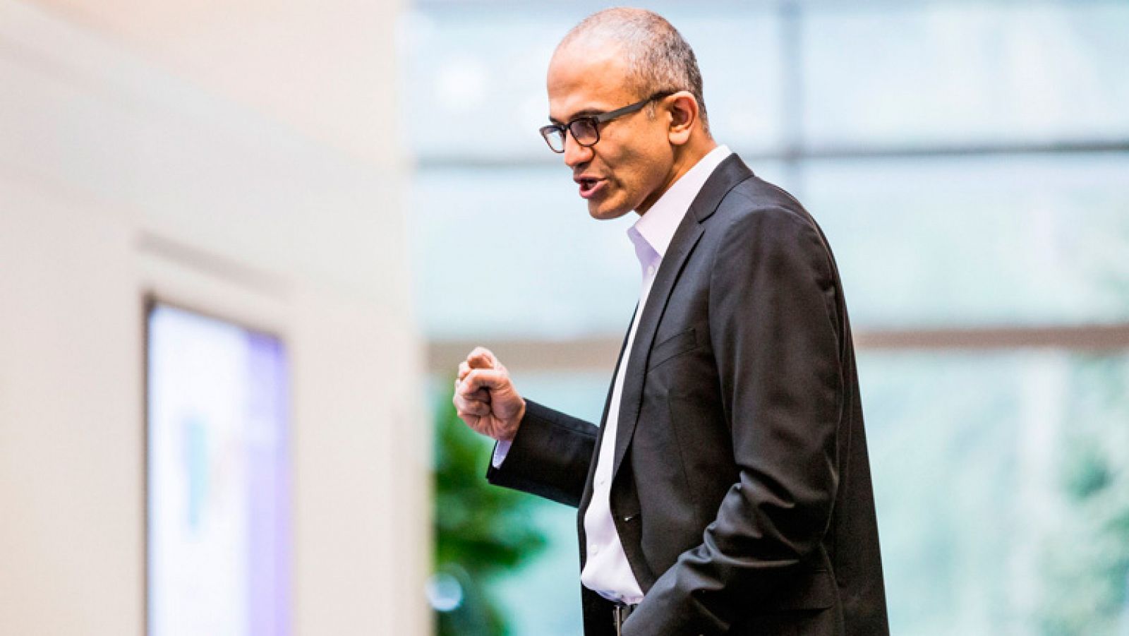 Telediario 1: Microsoft nombra a Satya Nadella nuevo consejero delegado | RTVE Play