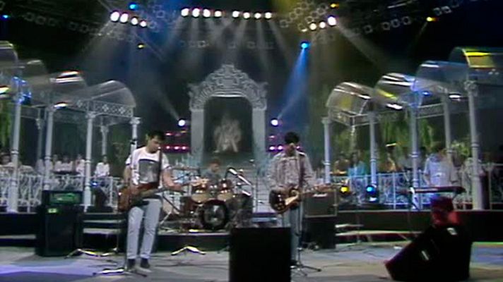 Cachitos de hierro y cromo - Surfin' Bichos: 'Gente abollada'