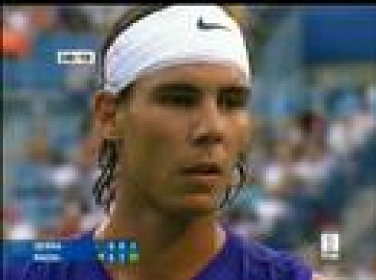 Nadal comienza arrollando