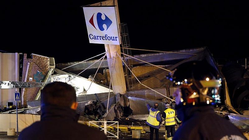 Dos heridos al caer el techo de un centro comercial en Niza