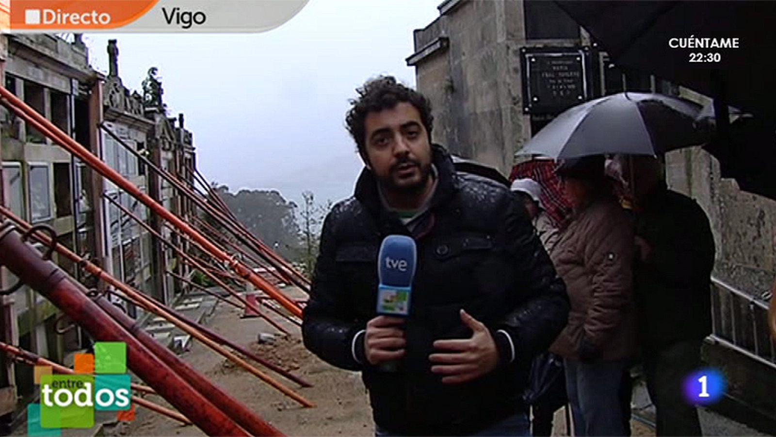 Entre Todos - Vecinos de Vigo piden la reparación de unos nichos del cementerio de Teis