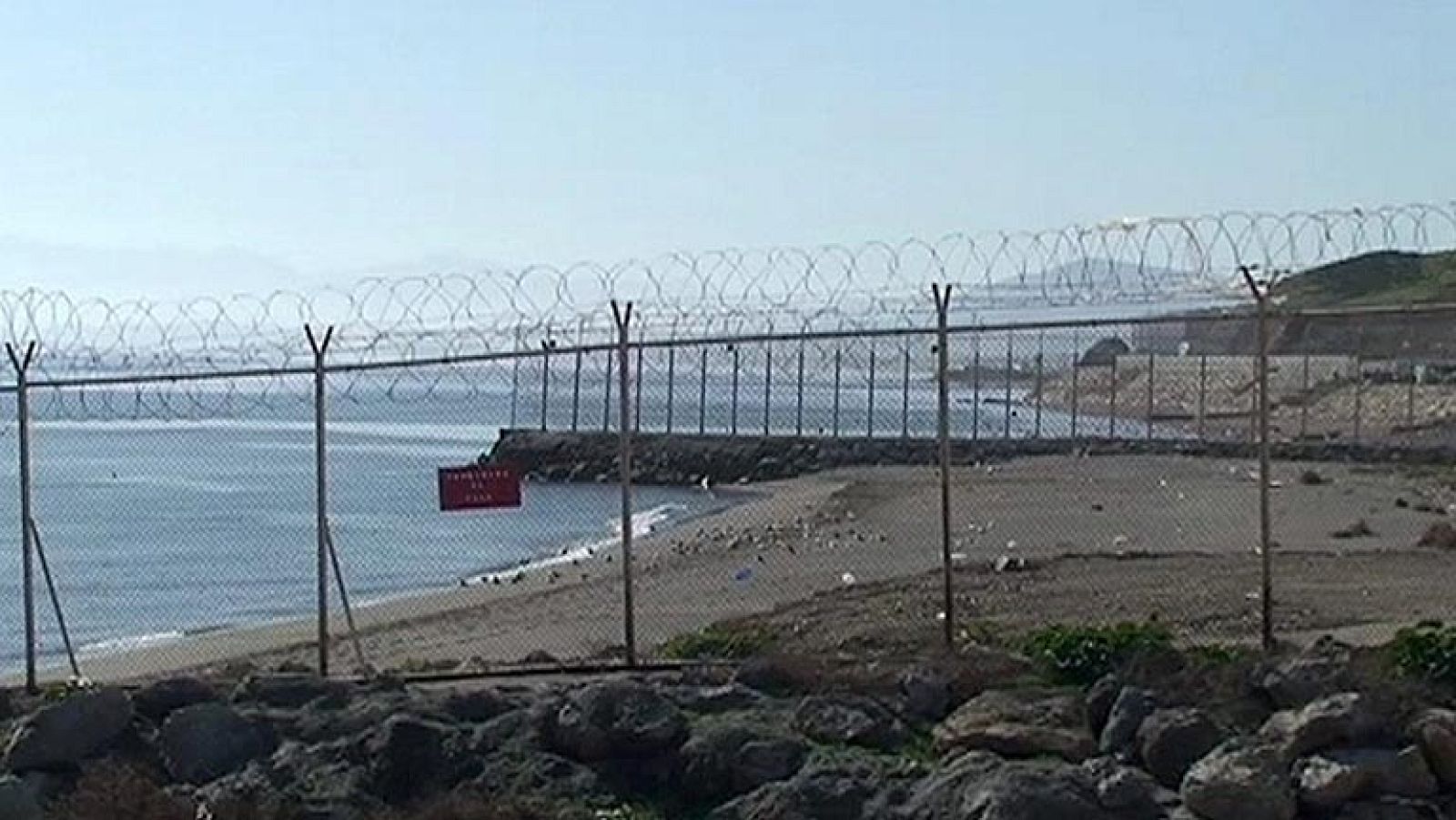 Hallan los cuerpos de cuatro inmigrantes más que elevan la cifra a 13 fallecidos cerca de Ceuta - Informativo 24h | Ver