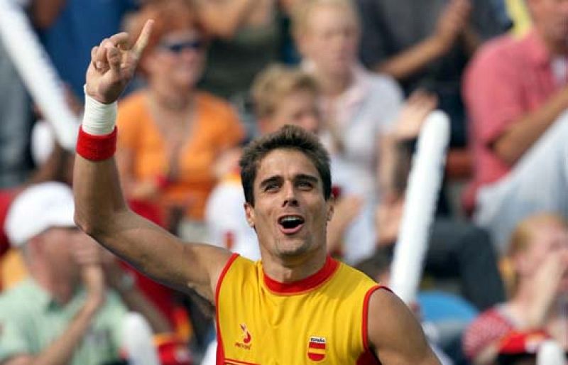 El hockey sobre hierba español conoce muy bien a la familia Amat, una saga de deportistas que llevan acudiendo a los Juegos Olímpicos desde Roma 1960. Pol Amat podría conseguir en Pekín su segunda medalla, la sexta para su familia. 